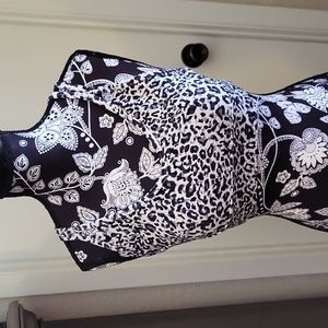 EUC Leopard Print Black/gray/white Sports Bra. Size Med. Brand unknown